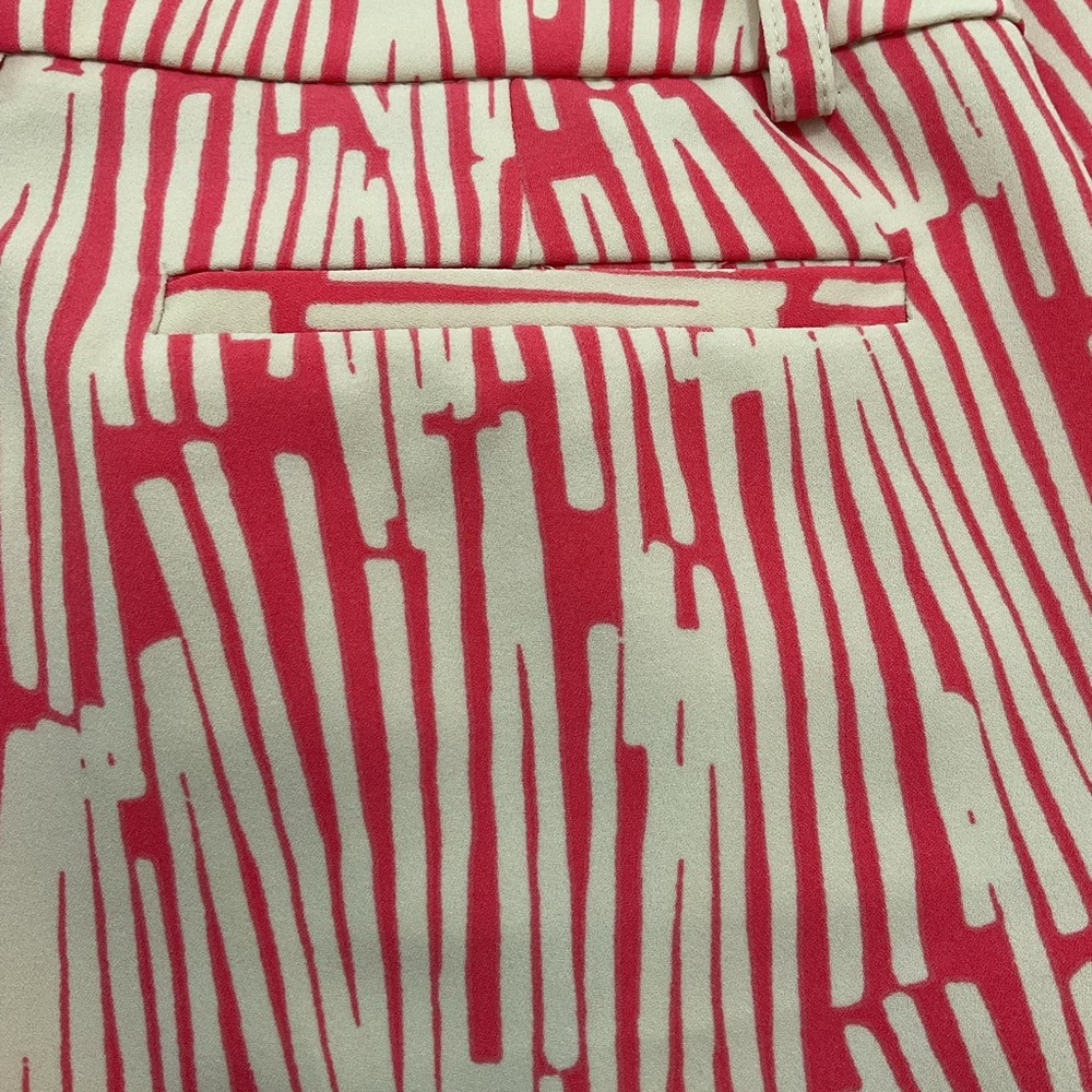 NEW YORK & COMPANY. Women's Pink Patterned Wide-Leg Pants. SIZE 8 - Picture 5 of 7